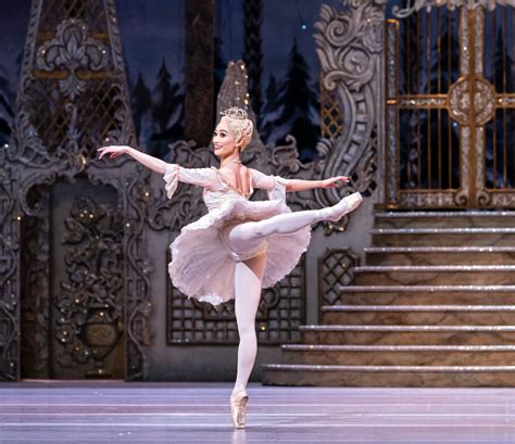 Gallery – Royal Ballet in The Nutcracker – DanceTabs