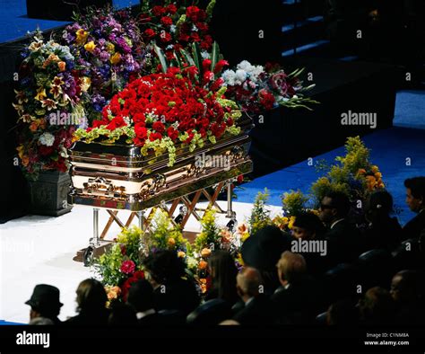 The casket The memorial service for the King of Pop, Michael Jackson ...