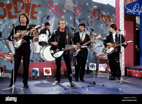 The hollies band hi-res stock photography and images - Alamy