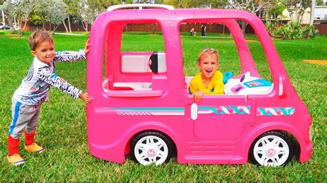 Power Wheels Barbie Dream Camper Battery-Powered Ride-On With Music Sounds 14 Accessories ...