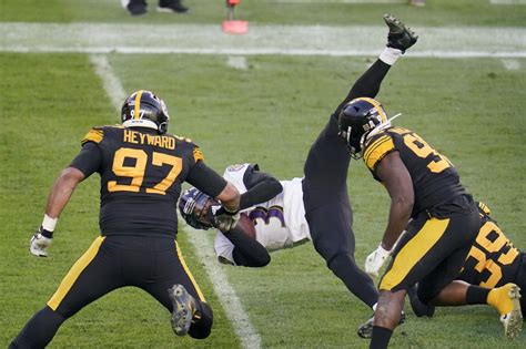 Steelers take 12-7 lead over Ravens after messy first half: Video ...