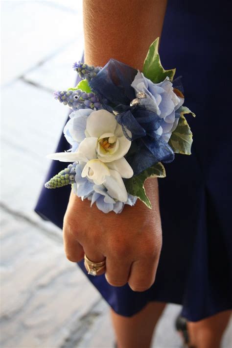 60+ Stylish Wedding Corsage Ideas You Can't Miss! ⋆ BrassLook