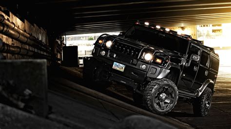 Stunning HD Wallpaper of a Rugged Hummer Vehicle