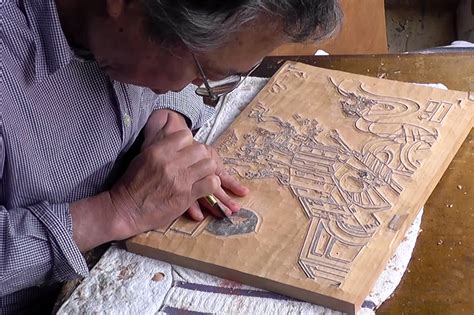 japanese craftsmen interpret star wars scenes through woodblock printing