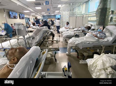 Crowded hospital hi-res stock photography and images - Alamy