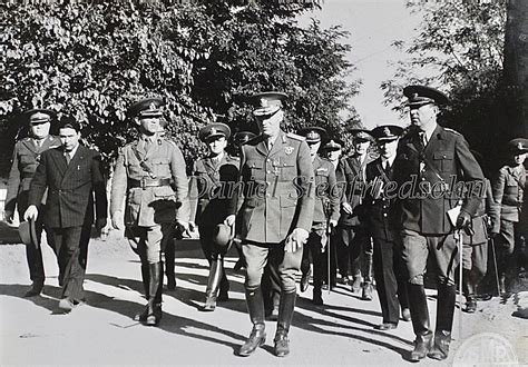 Romanian Military Officer Uniforms during WWII : r/uniformporn