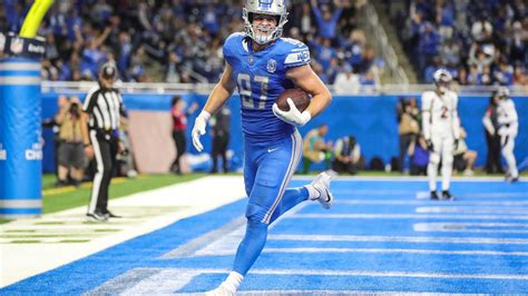 Sam LaPorta sets new tight end rookie record with 82nd catch, Lions ...