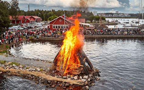 Midsummer In Finland: All You Need To Know About Finnish Midsummer