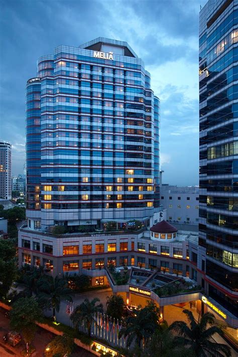 Melia Hanoi được chứng nhận “Luxury City Hotel” Và “Luxury Business Hotel” - ELLE Việt Nam