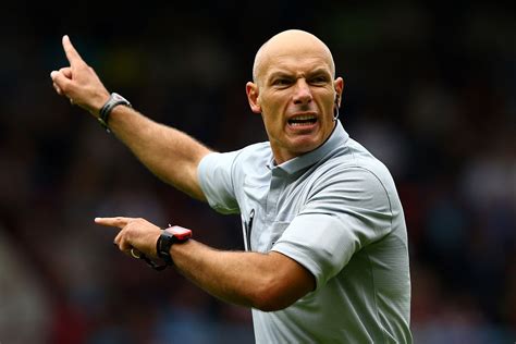 Referee Howard Webb hangs up his whistle after 25 years | Football | Sport | London Evening Standard