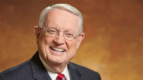 Pastor-Teacher Chuck Swindoll | Insight for Living Canada