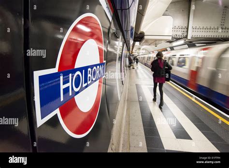 Holborn Tube Station Stock Photos & Holborn Tube Station Stock Images ...