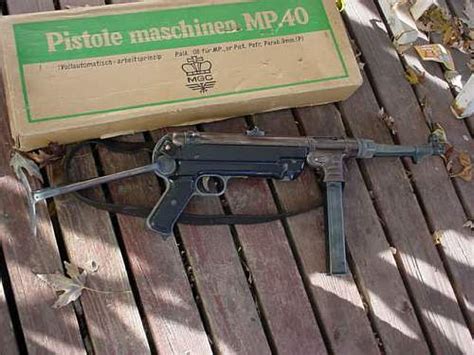 MP40 replica,this thing looks real!