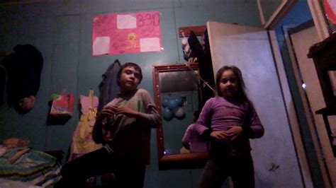 Niños bailando reggaeton lento - YouTube