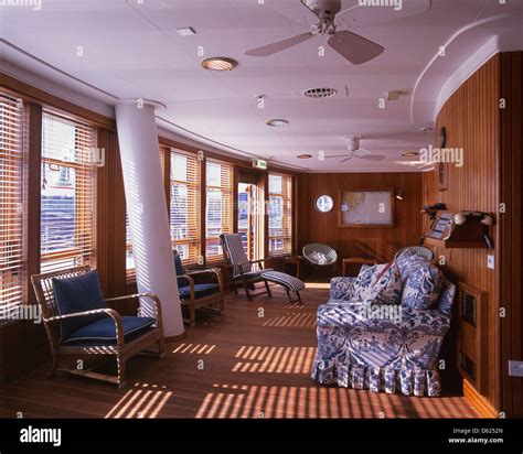 Die Sonnen-Lounge auf der Royal Yacht Britannia, festgemacht am Ocean ...