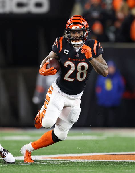 Bengals' Joe Mixon rips NFL for 'disrespectful' playoff decision