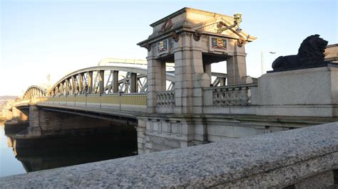 Rochester Bridge closed tonight for clean up