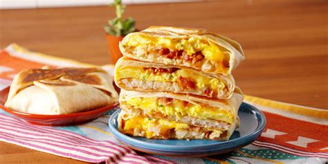 Making A Breakfast Crunchwrap At Home Is Way Easier Than You'd Think