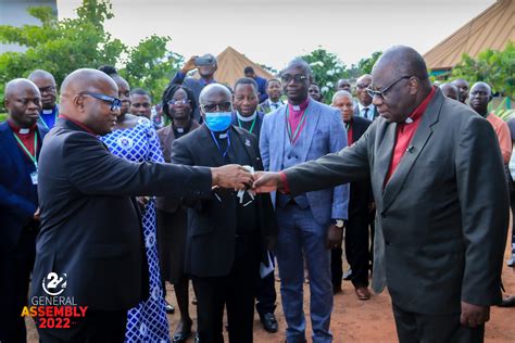 Presbyterian Church of Ghana presents vehicle to Central Regional ...