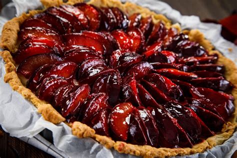 Alsatian Plum Tart Recipe, How to make Alsatian Plum Tart Recipe - Vaya.in