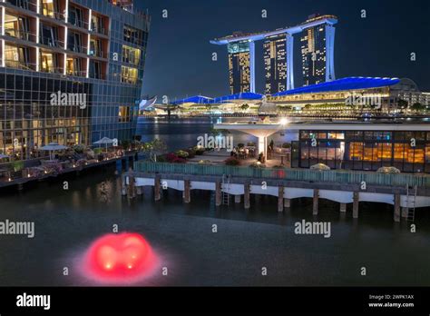 The Marina Bay Sands Luxury Hotel In Singapore Stock Photo - Alamy