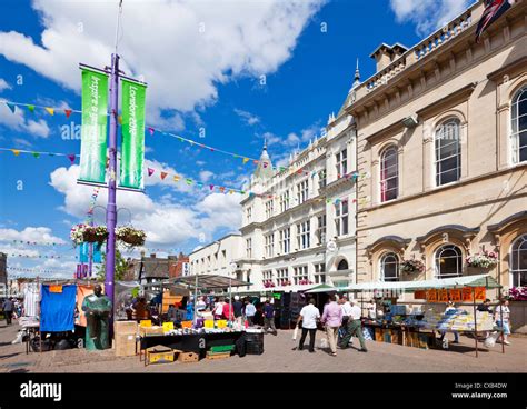 Loughborough Market busy town Centre Loughborough Leicestershire England UK GB EU Europe Stock ...