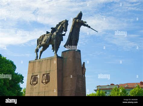 Gediminas monument / Vilnius Stock Photo - Alamy