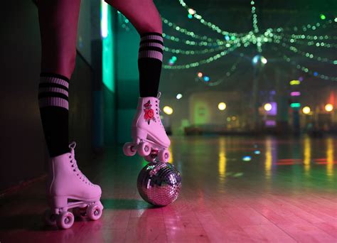 Roller Skating Rink Near me| Indoor Roller Skating for adults & kids in ...