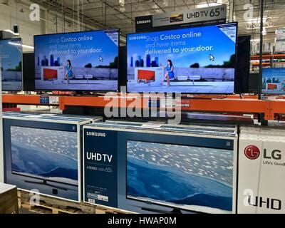 TV sale in Costco Stock Photo, Royalty Free Image: 136075765 - Alamy