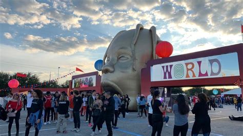 Stargazing at Travis Scott’s inaugural Astroworld festival | WOAI