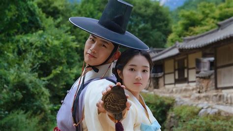 'Secret Royal Inspector and Joy' Episode 1: Taecyeon and Kim Hye Yoon's ...