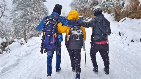 Day Hiking Checklist: What Essential Outdoor Gears You Need To Pack ...