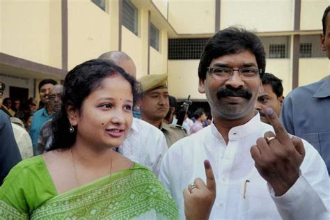 Jharkhand chief minister Hemant Soren and his wife show ink-marked ...