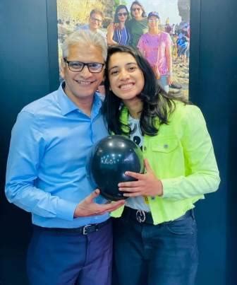 Smriti Mandhana Biography, Age, Height, Boyfriend, Cast, Family, Net Worth & More