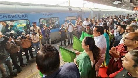 Indian Railways extends Mumbai - Ahmedabad Shatabdi Express. Details ...