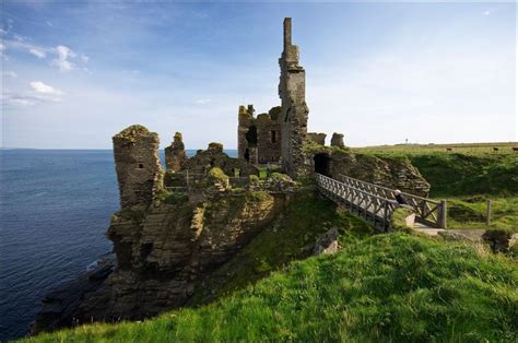 Castle Sinclair Girnigoe, Caithness | Scottish castles, Beautiful ...