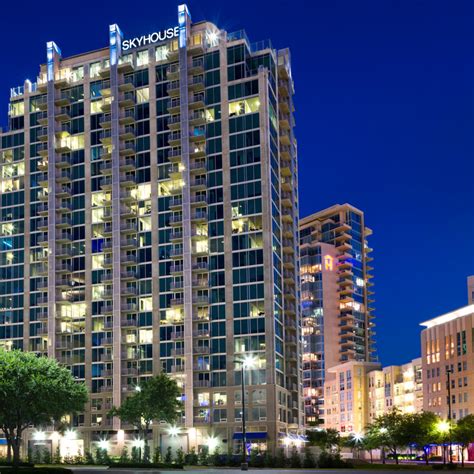 It's all about skyline views and luxe living at this Dallas high-rise - CultureMap Dallas