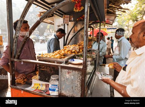 Mumbai street food hi-res stock photography and images - Alamy