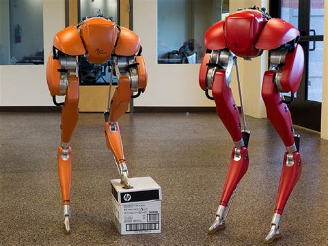 Cassie, le robot d'Agility Robotics, a appris à marcher tout seul grâce ...