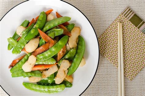 Stir-Fried Snow Peas and Water Chestnuts - Omnivore's Cookbook