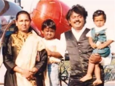 late actor vijayakanth family photos with son and wife | Vijayakanth ...