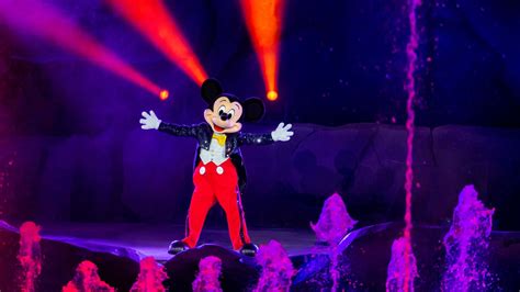 Fantasmic Disney World 2024 - Diena Florrie