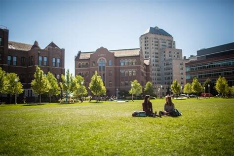 Loyola University Chicago | Photos | US News Best Colleges