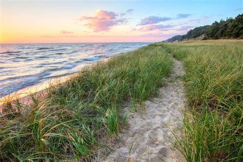 6 Incredible & Best Beaches in Michigan to Visit This Summer