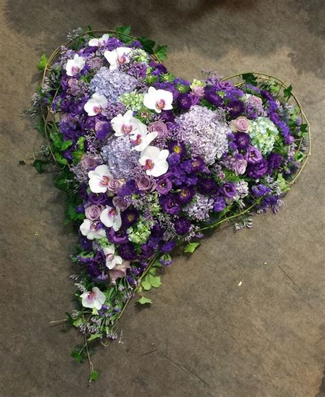 Arrangement heart purple-white (With images) | Funeral flowers, Funeral ...