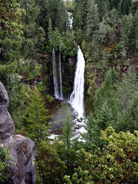 Barr Creek & Mill Creek Falls near Prospect, Oregon. | Mill creek, Oregon, River trail