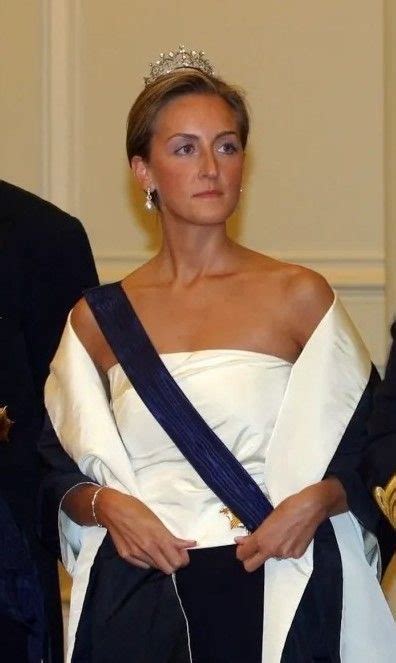 Royal Jewels of the World Message Board: New Year's Eve Ball! - Belgium