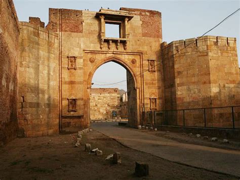 Travel to the 7 Majestic Forts of Gujarat - Nativeplanet