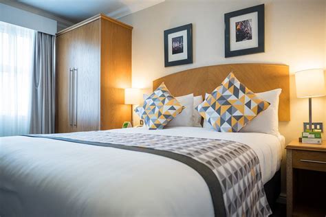 HOLIDAY INN MANCHESTER-WEST - Updated 2021 Prices, Hotel Reviews, and Photos (Salford) - Tripadvisor