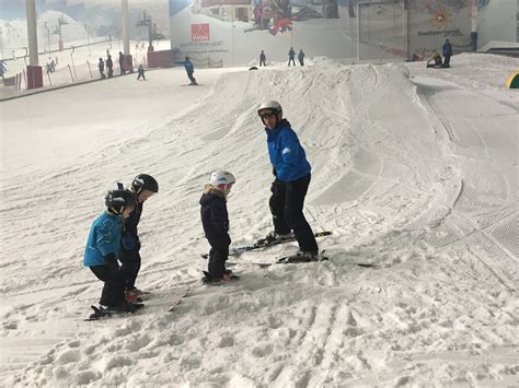 Kids Ski lessons At Snow Centre, Hemel Hempstead - Wander Mum